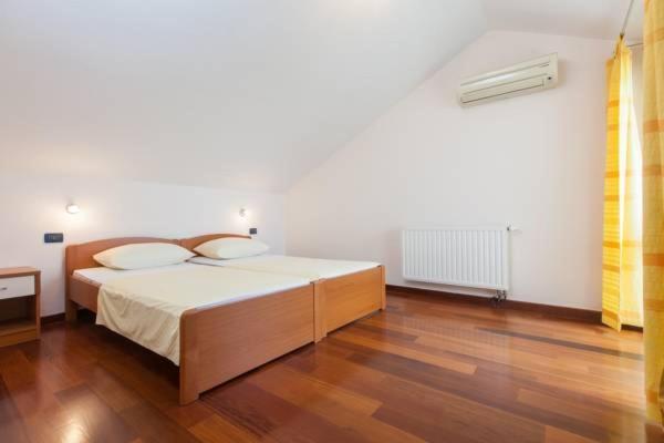 Apartments Tino Makarska Exterior photo