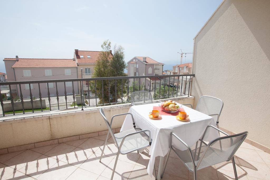 Apartments Tino Makarska Room photo